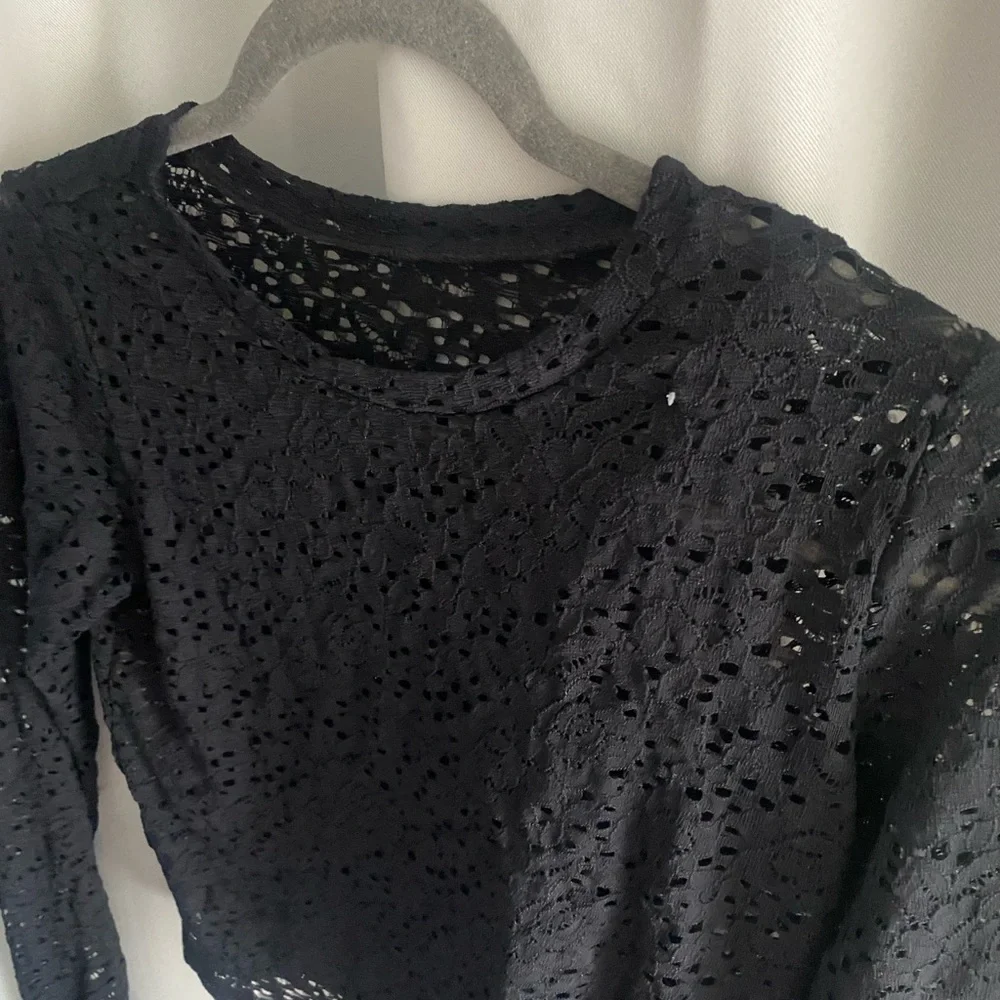 Lace long sleeve with tank *Nwot* - Picture 5 of 6